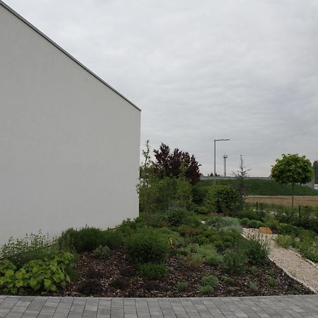 Apartmany Hluboka Nad Vltavou S Vyhledem Na Zamek Extérieur photo