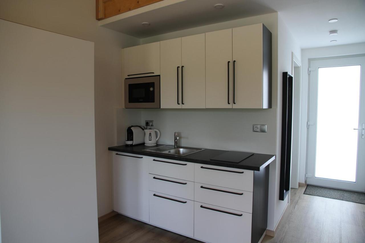 Apartmany Hluboka Nad Vltavou S Vyhledem Na Zamek Extérieur photo