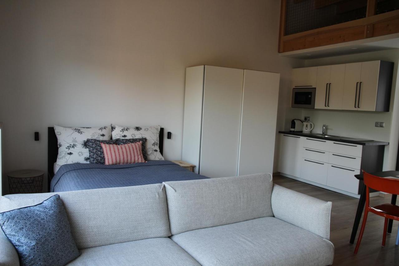 Apartmany Hluboka Nad Vltavou S Vyhledem Na Zamek Extérieur photo