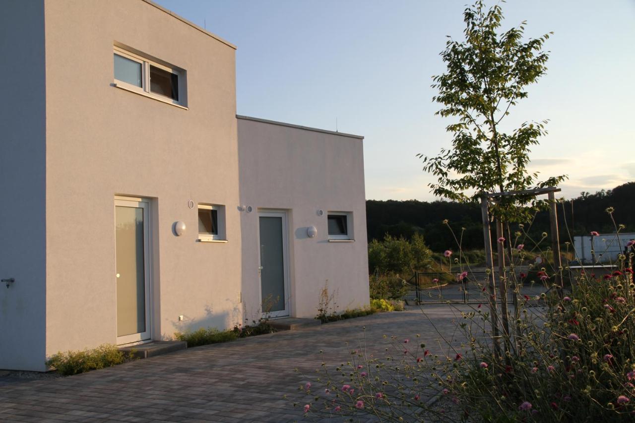 Apartmany Hluboka Nad Vltavou S Vyhledem Na Zamek Extérieur photo