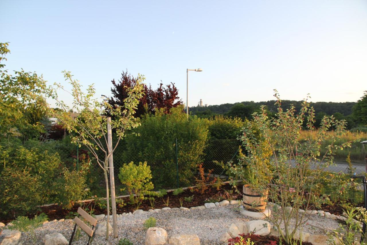 Apartmany Hluboka Nad Vltavou S Vyhledem Na Zamek Extérieur photo