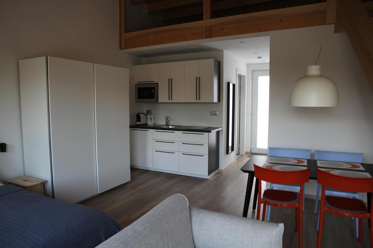 Apartmany Hluboka Nad Vltavou S Vyhledem Na Zamek Extérieur photo