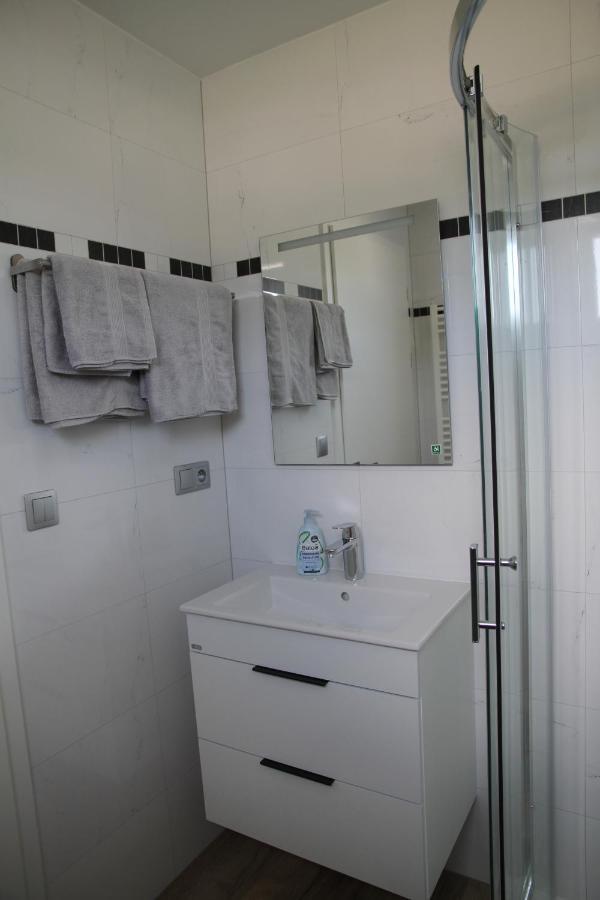 Apartmany Hluboka Nad Vltavou S Vyhledem Na Zamek Extérieur photo